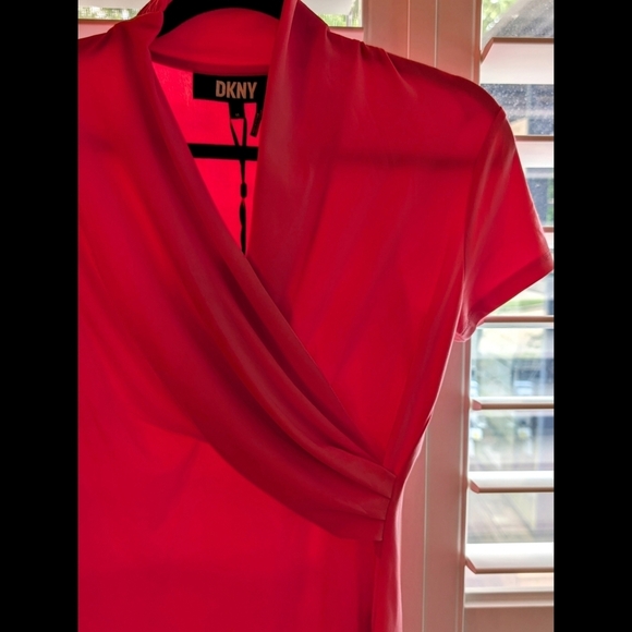 DKNY Short Sleeve Side Ruche Top NWT - Picture 5 of 9